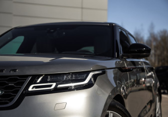Подержанный автомобиль Land Rover Range Rover Velar 2018 года (2 фото)