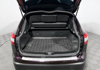 Подержанный автомобиль Nissan Qashqai 2014 года (20 фото)