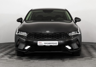 Подержанный автомобиль Kia K5 2021 года (3 фото)