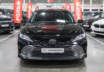 Подержанный автомобиль Toyota Camry Sedan 2018 года (3 фото)