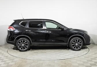 Подержанный автомобиль Nissan X-Trail 2016 года (4 фото)