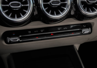 Подержанный автомобиль Mercedes-Benz GLB 2021 года (17 фото)