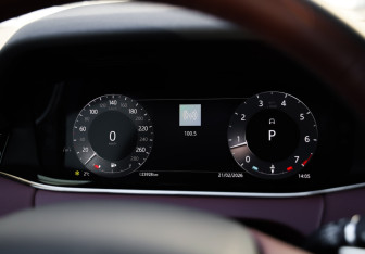 Подержанный автомобиль Land Rover Range Rover Evoque 2024 года (17 фото)