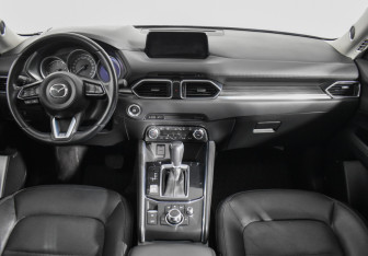 Подержанный автомобиль Mazda CX-5 2017 года (15 фото)