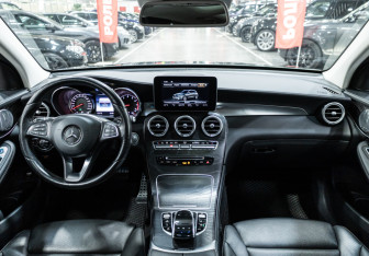 Подержанный автомобиль Mercedes-Benz GLC AMG 2016 года (14 фото)
