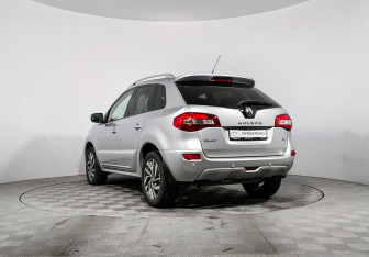 Подержанный автомобиль Renault Koleos 2014 года (7 фото)