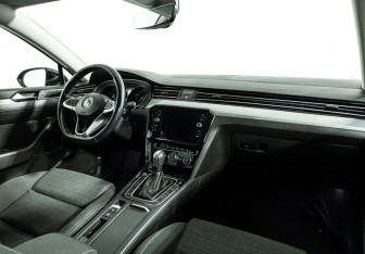 Подержанный автомобиль Volkswagen Passat Wagon 2019 года (9 фото)