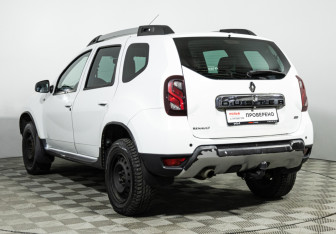 Подержанный автомобиль Renault Duster 2015 года (7 фото)