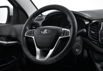 Подержанный автомобиль LADA (ВАЗ) Vesta Sedan 2019 года (12 фото)