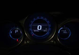 Подержанный автомобиль Citroen C4 Hatchback 2012 года (18 фото)