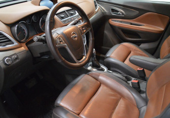 Подержанный автомобиль Opel Mokka 2012 года (10 фото)