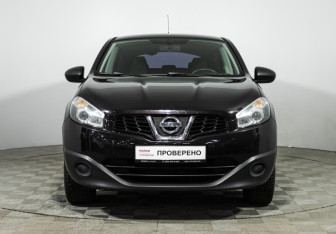 Подержанный автомобиль Nissan Qashqai 2013 года (2 фото)