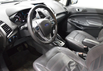Подержанный автомобиль Ford EcoSport 2015 года (10 фото)