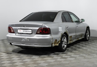 Подержанный автомобиль Mitsubishi Galant Sedan 2003 года (5 фото)