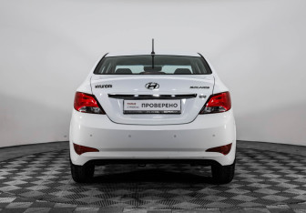 Подержанный автомобиль Hyundai Solaris Sedan 2015 года (7 фото)