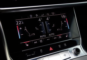 Подержанный автомобиль Audi A6 allroad 2019 года (20 фото)