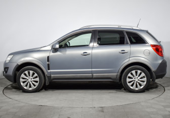 Подержанный автомобиль Opel Antara 2013 года (8 фото)