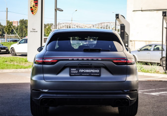 Подержанный автомобиль Porsche Cayenne 2018 года (8 фото)