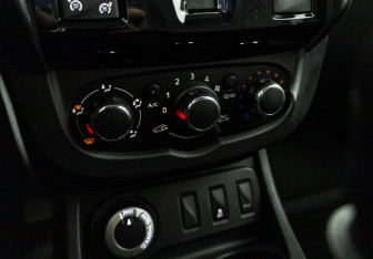 Подержанный автомобиль Renault Duster 2018 года (16 фото)