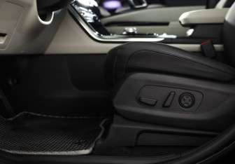 Подержанный автомобиль Kia Carnival 2022 года (29 фото)