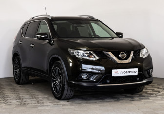 Подержанный автомобиль Nissan X-Trail 2015 года (3 фото)