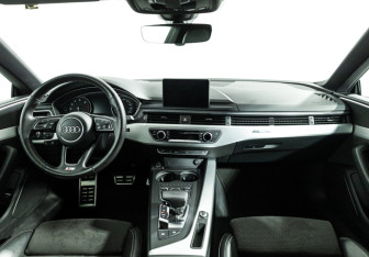 Подержанный автомобиль Audi A5 Coupe 2017 года (13 фото)