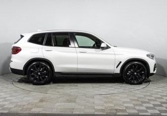 Подержанный автомобиль BMW X3 2020 года (4 фото)