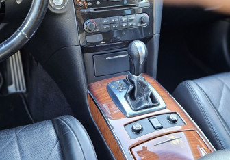 Подержанный автомобиль Infiniti QX70 2014 года (19 фото)
