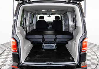 Подержанный автомобиль Volkswagen Caravelle 2018 года (24 фото)
