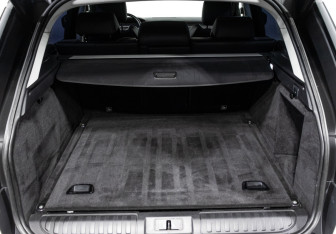 Подержанный автомобиль Land Rover Range Rover Sport 2017 года (25 фото)