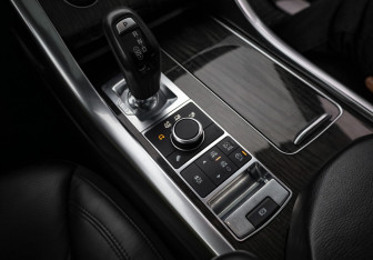 Подержанный автомобиль Land Rover Range Rover Sport 2016 года (22 фото)