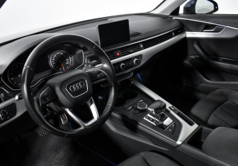 Подержанный автомобиль Audi A4 Sedan 2015 года (9 фото)