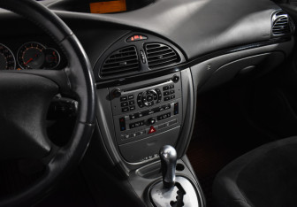 Подержанный автомобиль Citroen C5 Liftback 2006 года (18 фото)