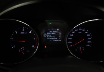 Подержанный автомобиль Kia Carnival 2016 года (11 фото)