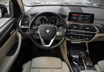 Подержанный автомобиль BMW X3 2019 года (13 фото)
