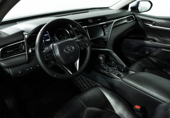 Подержанный автомобиль Toyota Camry Sedan 2018 года (11 фото)