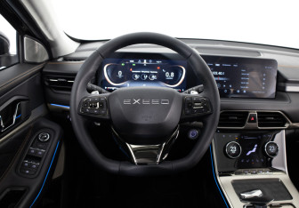 Подержанный автомобиль Exeed TXL 2022 года (10 фото)