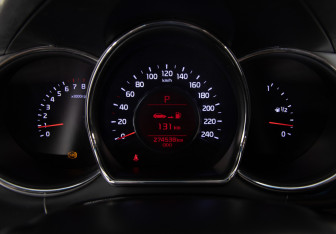 Подержанный автомобиль Kia Ceed Hatchback 2013 года (11 фото)