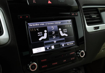 Подержанный автомобиль Volkswagen Touareg 2012 года (18 фото)