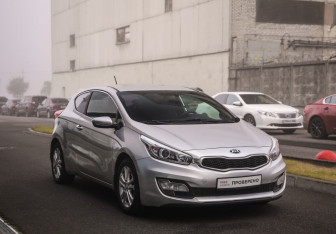 Подержанный автомобиль Kia Ceed Hatchback 2015 года (5 фото)