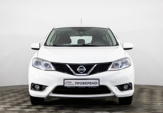 Подержанный автомобиль Nissan Tiida Hatchback 2015 года (2 фото)