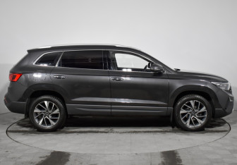 Подержанный автомобиль Jetta VS7 2023 года (4 фото)