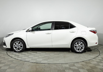 Подержанный автомобиль Toyota Corolla Sedan 2016 года (8 фото)