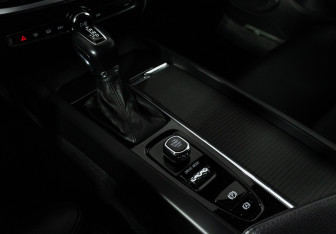 Подержанный автомобиль Volvo V60 2019 года (18 фото)