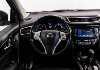 Подержанный автомобиль Nissan Qashqai 2014 года (11 фото)