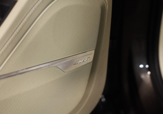 Подержанный автомобиль Audi Q7 2016 года (24 фото)