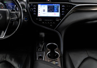Подержанный автомобиль Toyota Camry Sedan 2020 года (17 фото)
