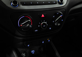 Подержанный автомобиль Hyundai Solaris Sedan 2019 года (15 фото)