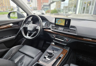 Подержанный автомобиль Audi Q5 2017 года (14 фото)