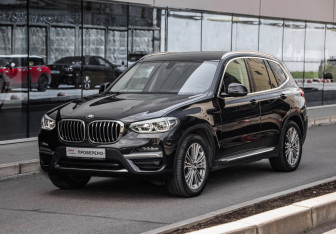 Подержанный автомобиль BMW X3 2020 года (3 фото)